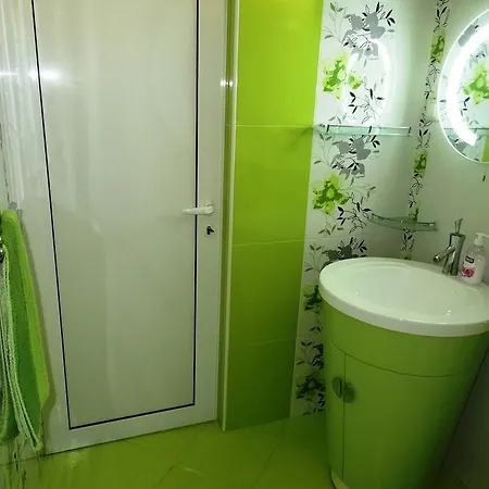 Luxury וארנה